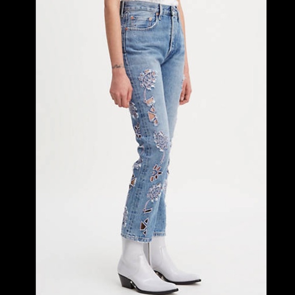 Levi’s Limited Edition Crop Cutout Jeans - Picture 3 of 10